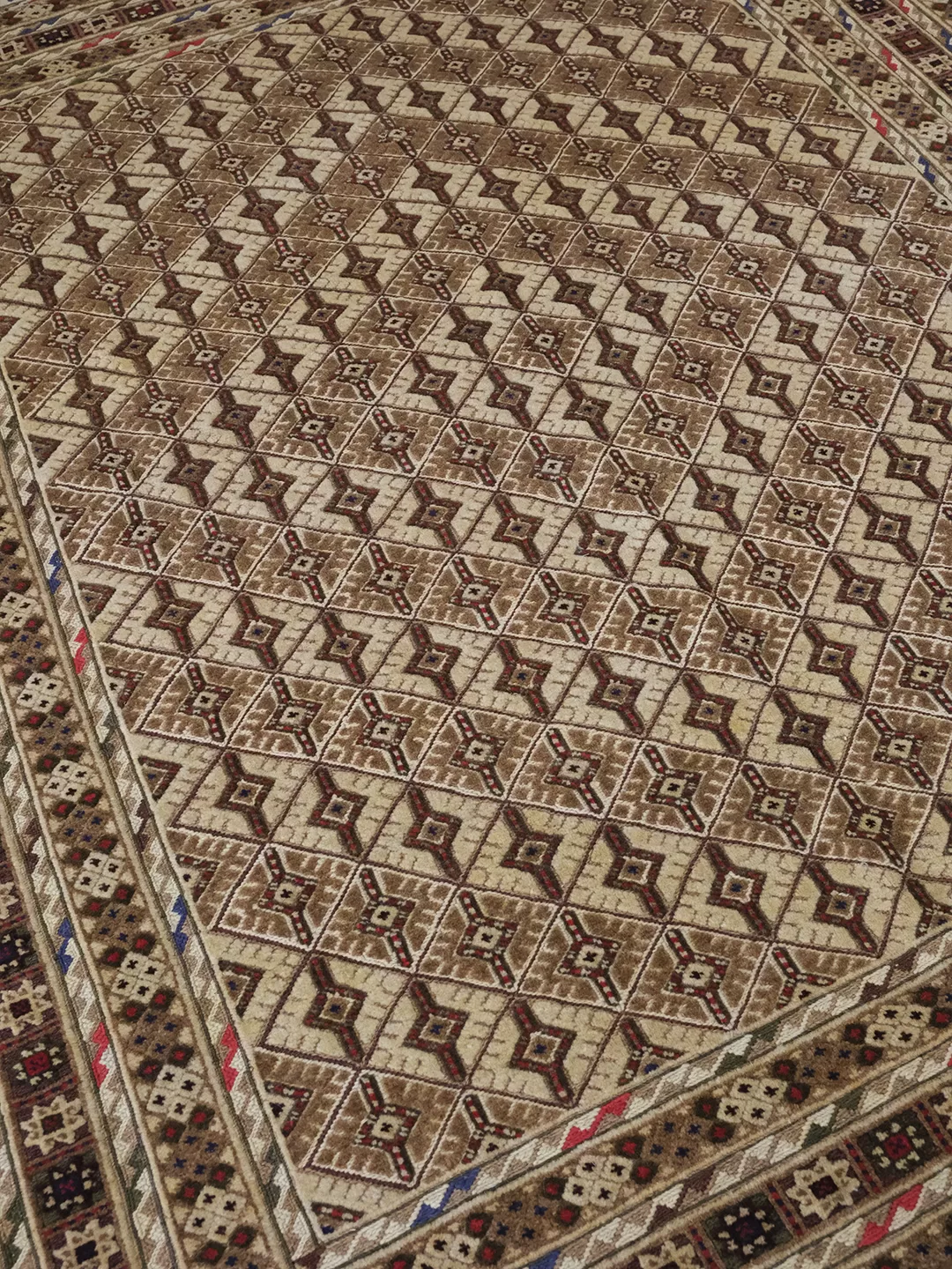 Afgan El Dokuma Bercesti   %100 Saf Yün   1.82x1.54=2.80m2